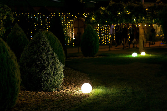 iluminação de jardim a noite
